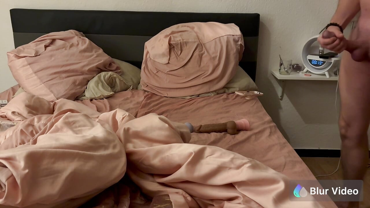 Surprise! I come across my stepsister fingering herself... she ends up with her mouth full