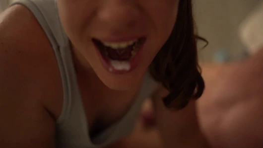 Kalın götlü üvey anne ağzına boşalıyor