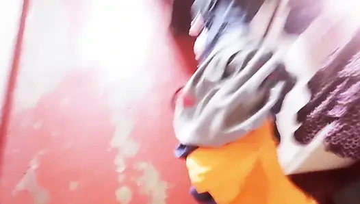 Üvey oğlum için seksi bir elbise giyiyorum