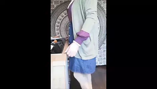 Karen handsfree masturbationen ve boşalmak içinde mutfak