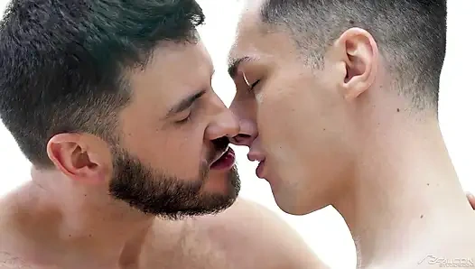 Tristan Hunter deliğini doldurmadan önce Vander'ın kıllı götünü dillıyor - falconstudios