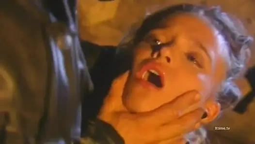 Afallamış ve götten sikilen bebek