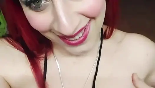 Çok yaşa ülke! Arkadaşlar, pastalar ve seks