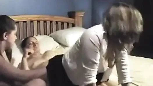 Aldatılan orta yaşlı seksi kadın - gavat orta yaşlı seksi kadın biz gavat oyunu hakkındayız. Arkadaşlarım ve ben sert eş değiştirenleriz ve tanışmak isterim