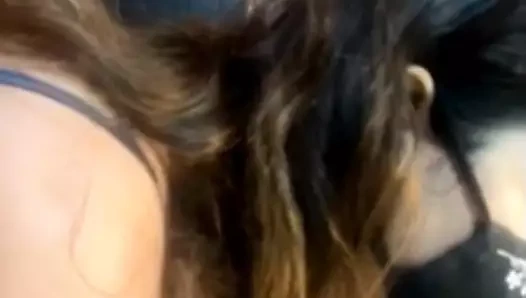 Hintli kız çıplak dans ediyor