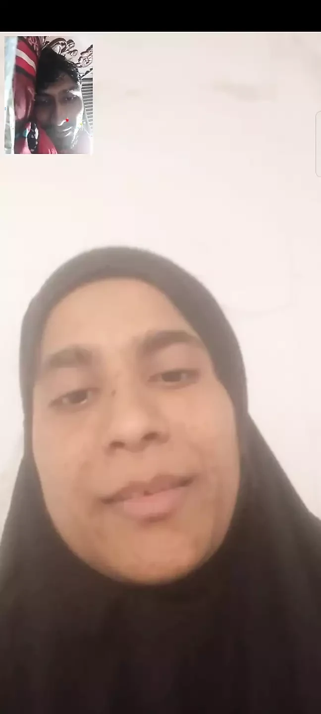أجريت مكالمة هاتفية مع فتيات سعوديات.
