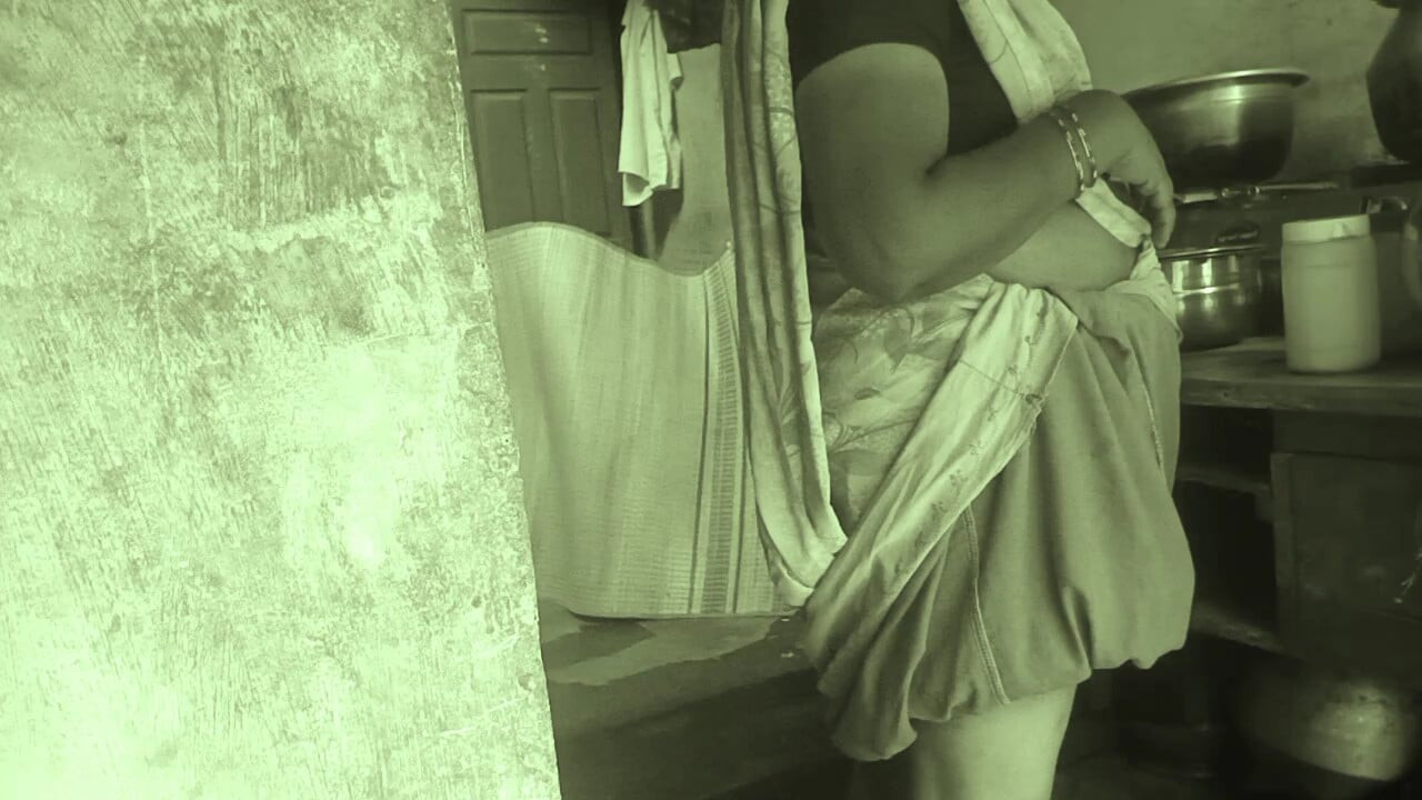 Hintli ev hanımı romantizm yapıyor porno videosu