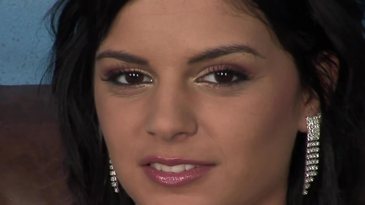 Nasty brunette DDP slut need rough ass fucking in sandwich