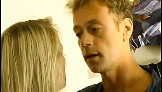 Sarışın bomba var seks ile erkek arkadaş