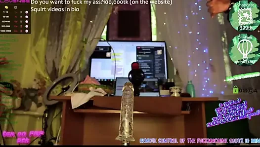 Sikme makine güzel dövmeli fahişe