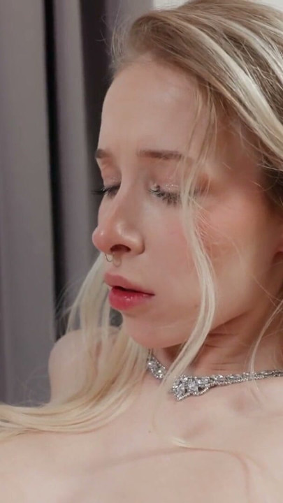 BRIDE4K. Lütfen işimiz bitene kadar bekle, sonra gelecek kocama gideceğim | Klip 1