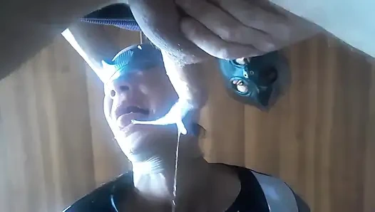 20 dakikalık derleme, 15 yüze boşalma sahnesi, döl yutma, büyük boşalma ve oral dölleme