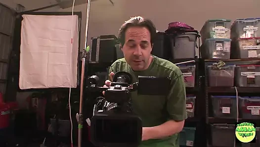 Plajda fotoğraf çekimi dövmeli Asyalı ateşli kızla sikiş seansına dönüşüyor