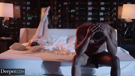 Derin. Laney ve Troy Lena Paul ile yoğun üçlü seks yapıyor