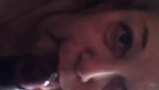 Une vieille salope mure et dodue me pompe comme une conne