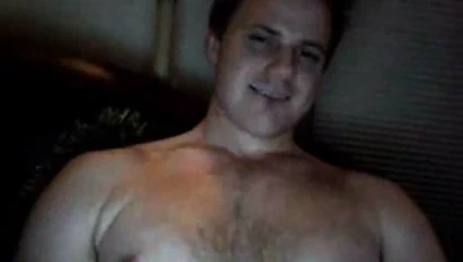 Sevimli iri güzel kadın