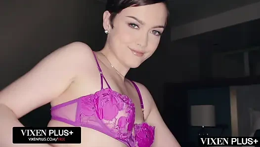 Vixenplus tatlı Jade Valentine sıkı götünü sikiyor