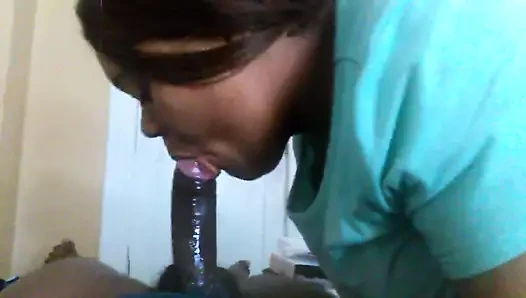 Kırmızı kemik sakso çekiyor