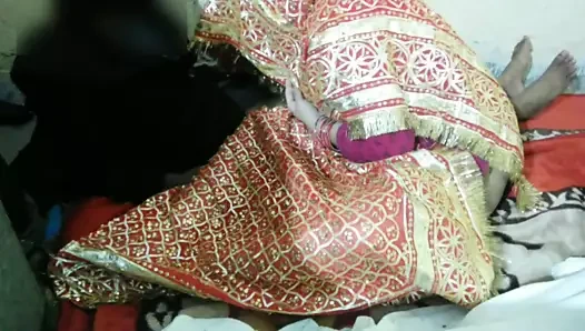 Gerçek Hint suhaagraat çift, emme, lanet, odada seks keyfini çıkarın.