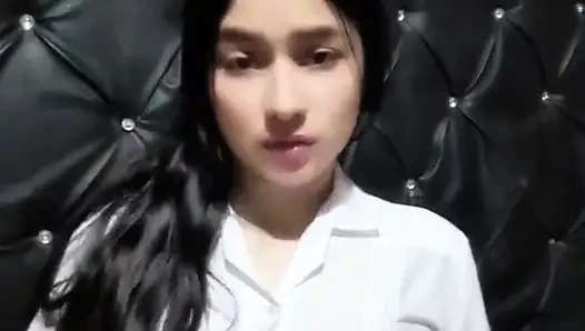 Üvey annenin vahşi döllenmesi yatak odasını sallıyor
