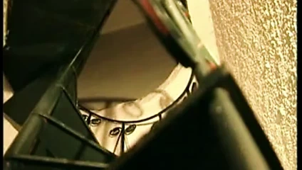 Bir ev hanımı ve yeni hizmetçisi.