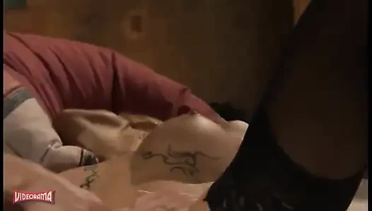 Aslında, moda ile ilgiliydi ama lezbiyen seks daha da ilginçtir