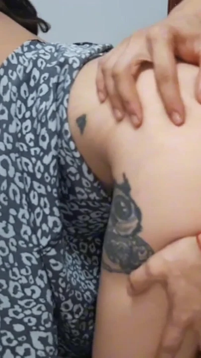 Захватывающий момент из "ИНДИЙСКАЯ ГОРНИЧНАЯ ДЕЙСТВИТЕЛЬНО ХОЧЕТ ТРАХАТЬСЯ И СОБЛАЗНЯЕТ СВОЕГО БОССА"