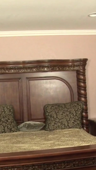 Захватывающий момент из "Мой большой черный отчим 03, шаловливое американское порно, сцена 1"