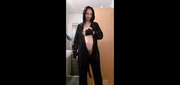 Ateşli kedicik. Miyav