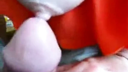 Yaşlı kadın yarak emiyor