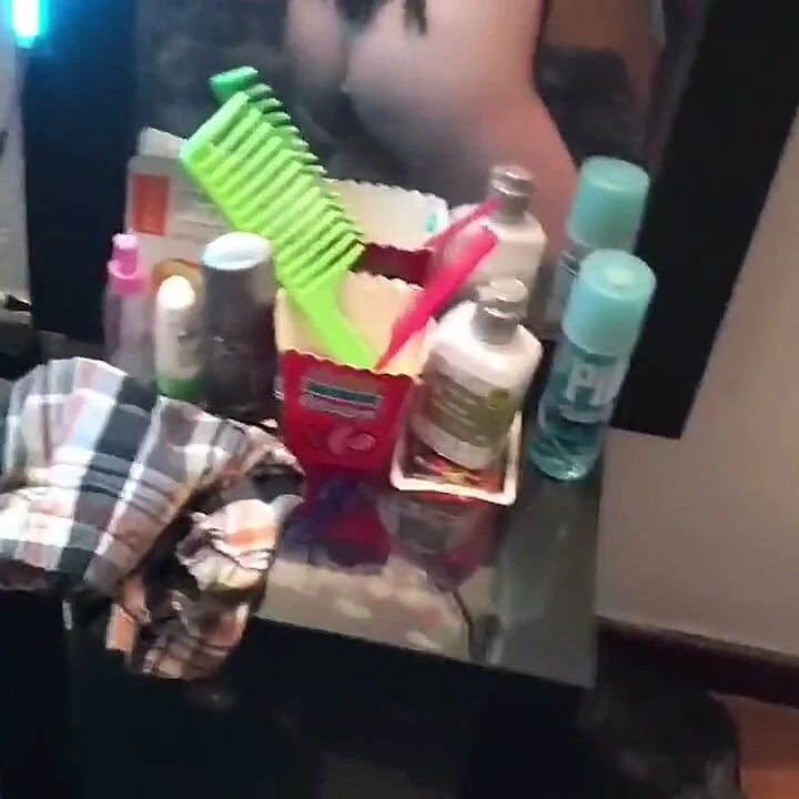 Küçük tik tok sürtük (sit-up)!!