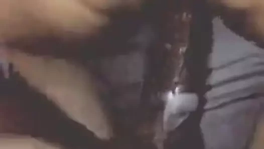 Evli kadın genişletiyor