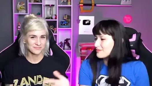 MARI E THA DUAS GOSTOSAS P2