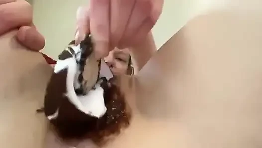 Melanie salatalık ve başka şeylerle