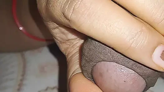 Karım yarağımla eğleniyor