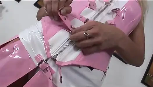 Bu sıkı amına koyduğu gerçek büyük bir lastik yarak