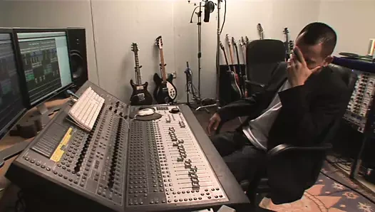 Rapstar olmak istiyorum yasemin + romana Asyalı horoz tarafından penisli olsun