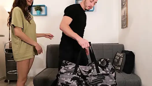 Erkek arkadaşım işten eve geldiğinde üstüne atlıyorum