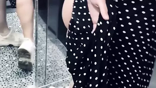 Kulübün karşısındaki girişte sikildim. 1. bölüm