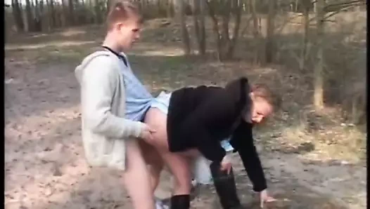 Sıska adam sikmeye çalışıyor busty genç bbw açık