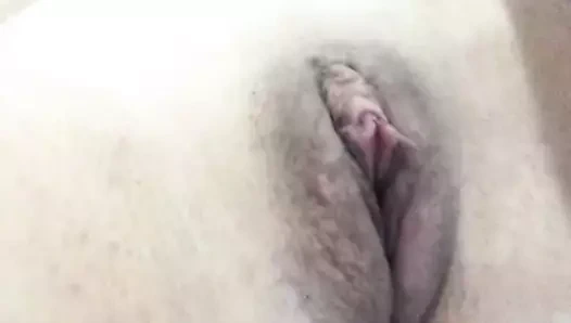 Masturbacao solo girl exibindo a buceta para os meus seguidores