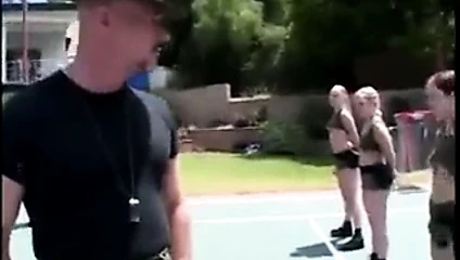 Bootcamp'ta askeri hatunlar