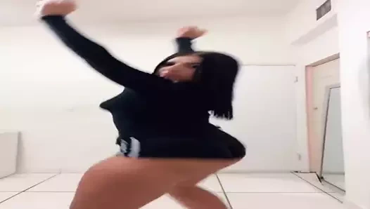 Tik Tok Twerker - bbygs