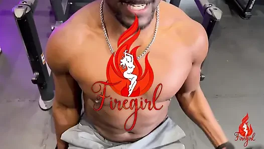 Eş değiştiren arkadaşlarla spor salonunda grup seks