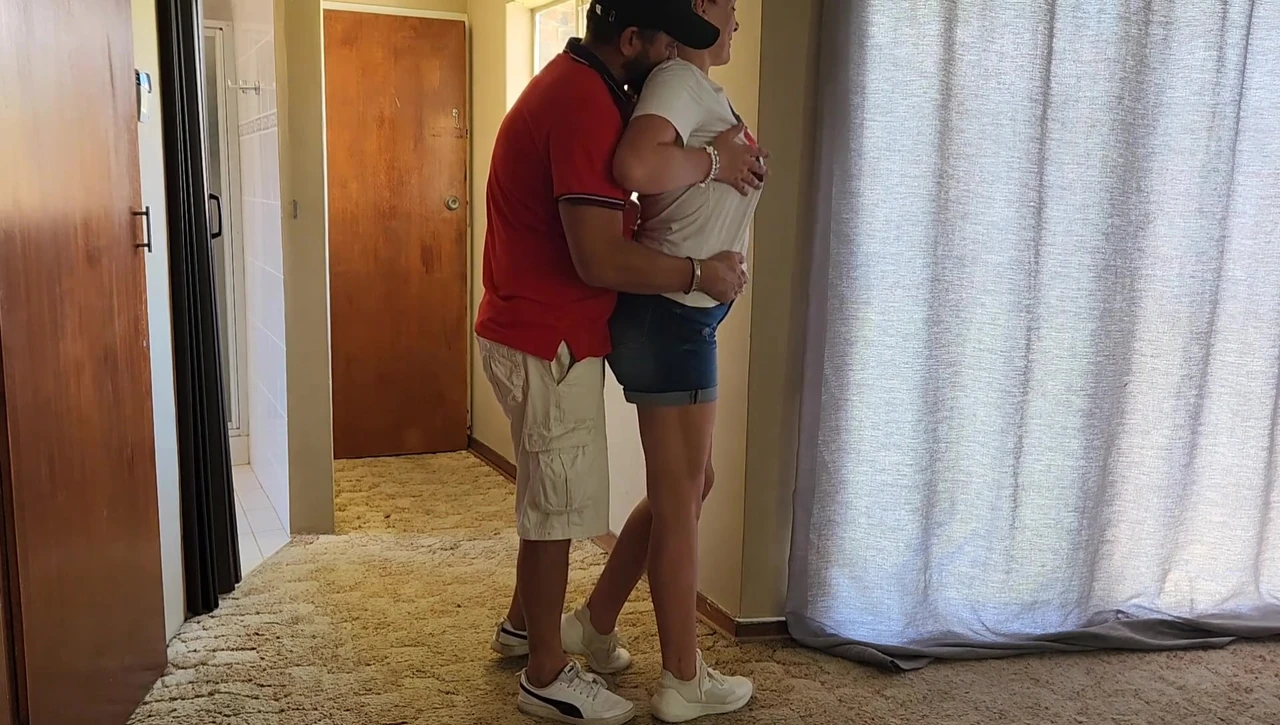 व्यभिचार करवाने वाला पति मैंने अपनी पत्नी को पिज्जा वाले को चोदने की हिम्मत की