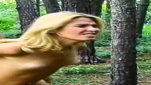 Sert klip boşalana kadar kesintisiz beş sikiş eylemi