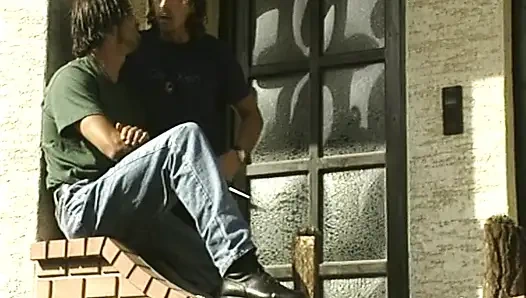 Çekici Alman sürtükler ateşli dörtlü sekste sikiliyor