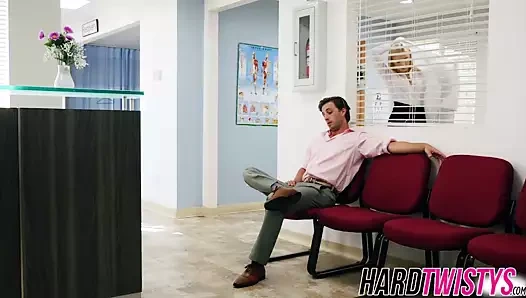 Nefis büyük göğüslü kız giselle palmer bir lanet sopa yiyor