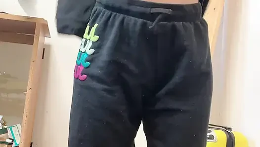 Islak Amcık Minyon Asyalının Içine Seksi Işiyor