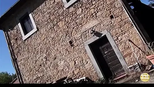 İnanılmaz ateşli kız şimdi yarak istiyor